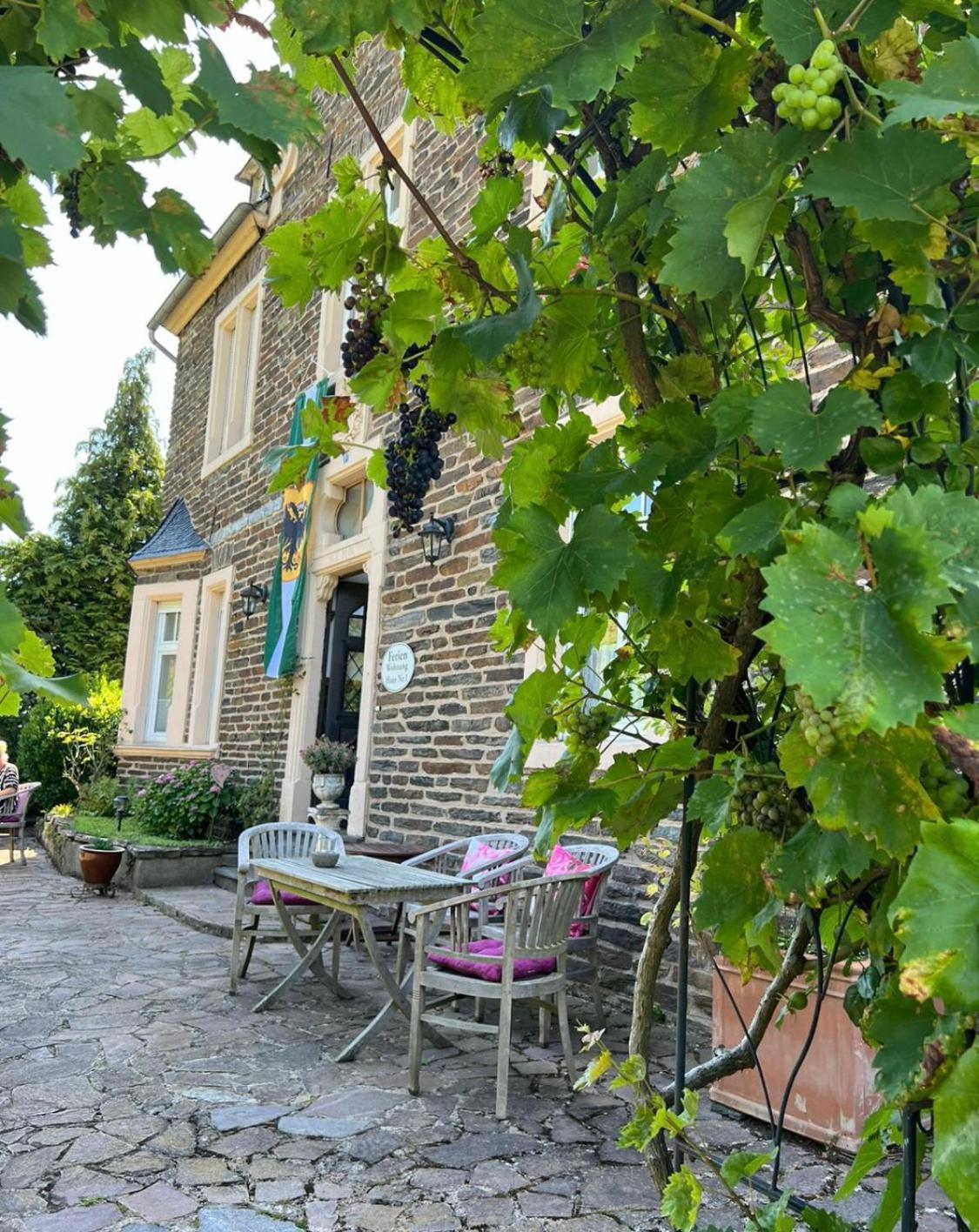 Mosel-Erker Appartement Reil Buitenkant foto